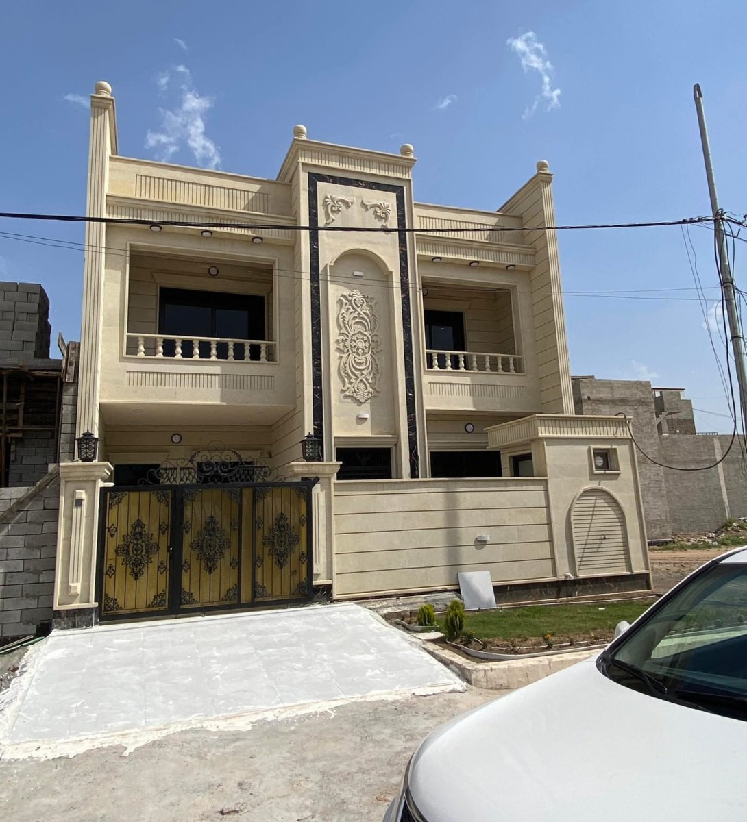 دار للبيع في الديوم