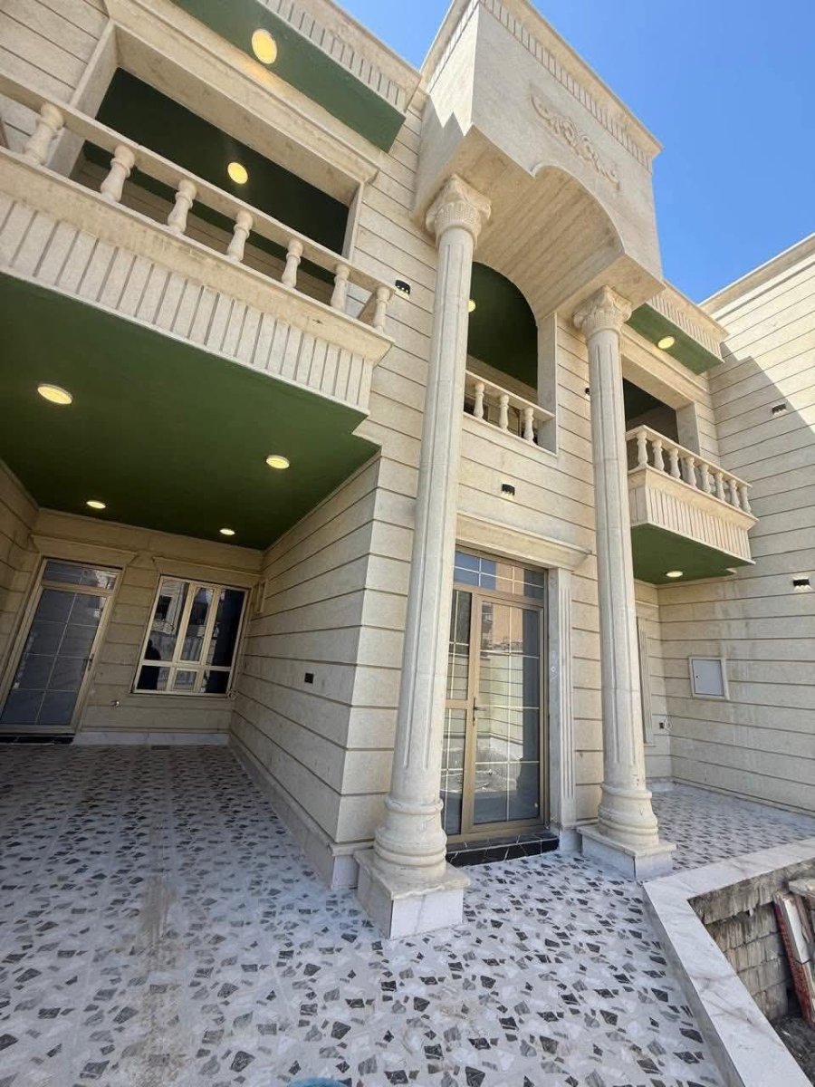 دار 300 للبيع - القادسية حي الجامعة